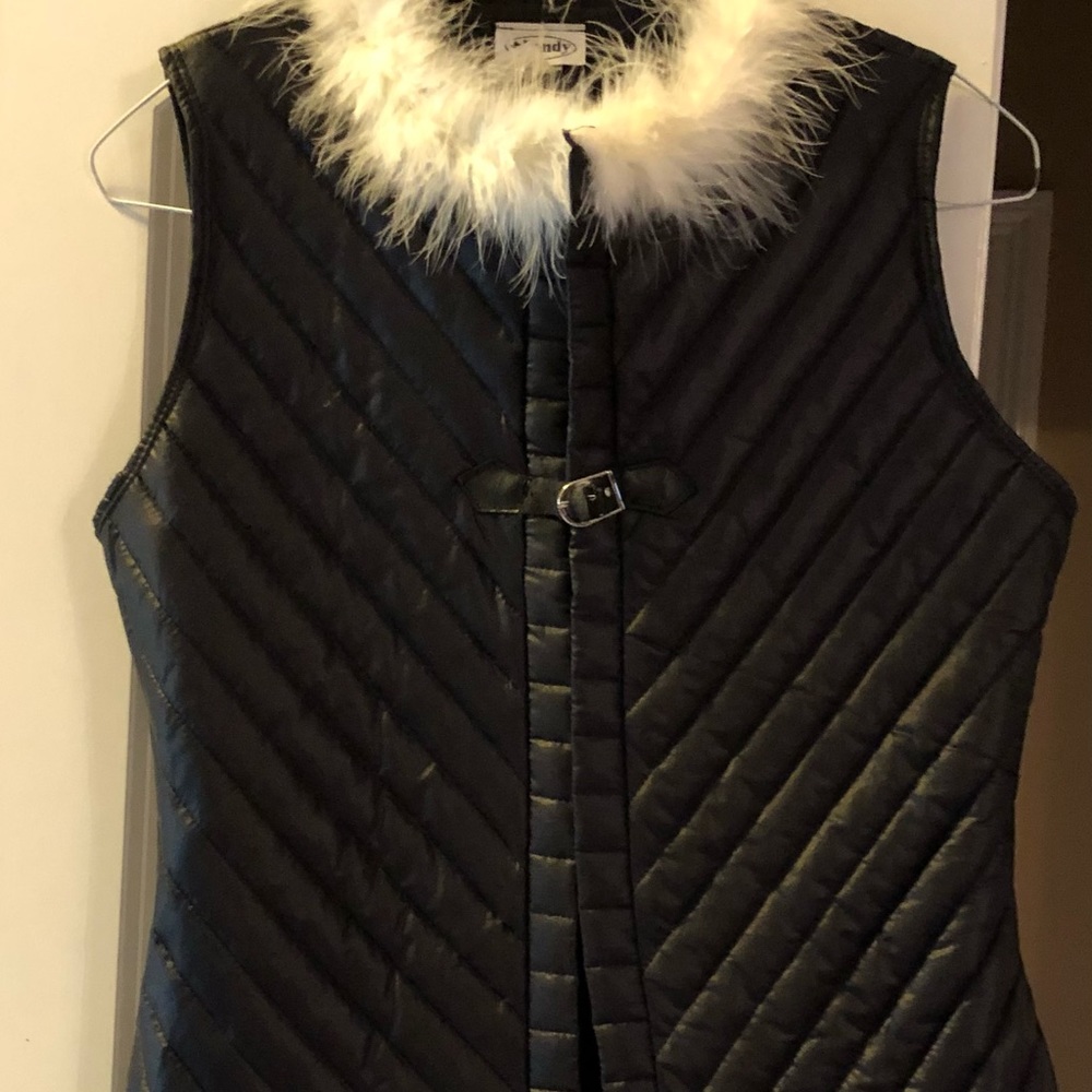 Women’s vest with boa collar.